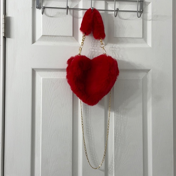 Vintage Handbags - 🍄3/$20🍄Fluffy Heart Purse